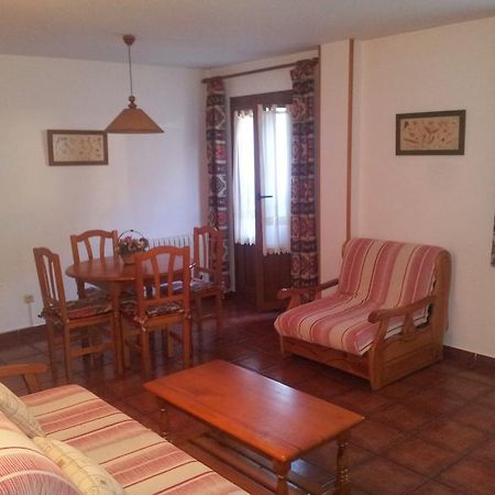 Apartamentos Petronilla Benasque Szoba fotó